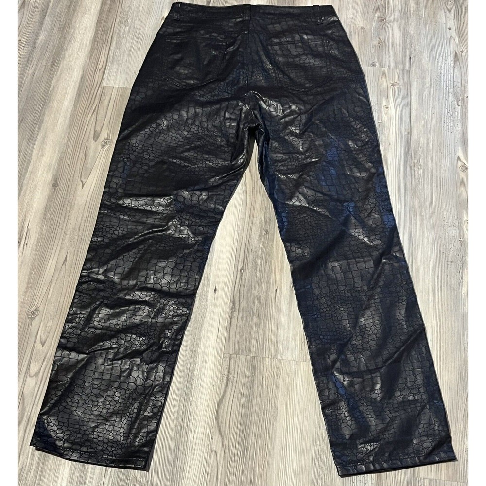 PrettyLittleThing Women’s Size 8 Black Coated  Croc Denim Straight Jeans - Picture 9 of 10